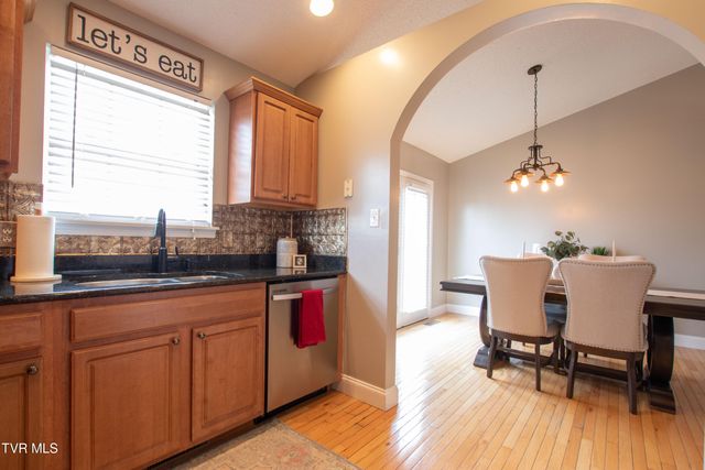 103 Lauren Drive, Bristol, VA 24202