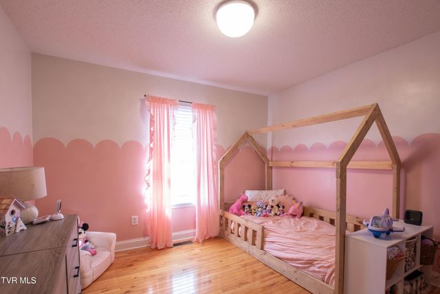 103 Lauren Drive, Bristol, VA 24202