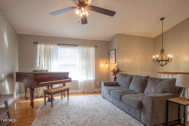 103 Lauren Drive, Bristol, VA 24202