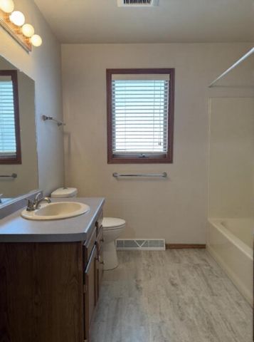 2119 N CLOUDVIEW DRIVE, Appleton, WI 54914