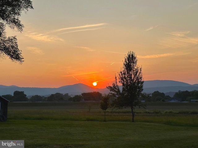 550 & 560 ROHRBAUGH LN, Moorefield, WV 26836