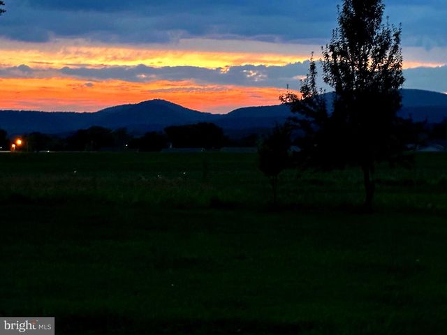 550 & 560 ROHRBAUGH LN, Moorefield, WV 26836