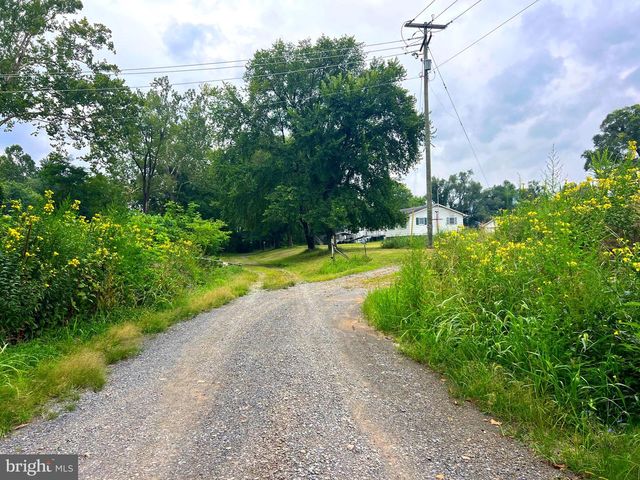 550 & 560 ROHRBAUGH LN, Moorefield, WV 26836