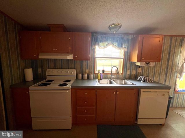 550 & 560 ROHRBAUGH LN, Moorefield, WV 26836