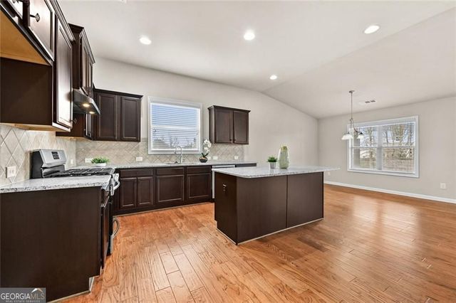 5763 Shore Isle Court, Flowery Branch, GA 30542