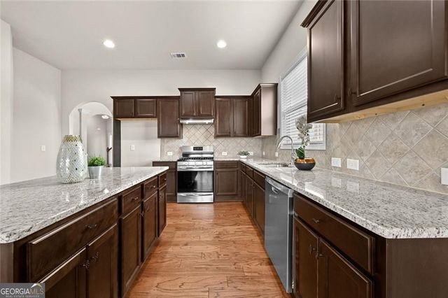 5763 Shore Isle Court, Flowery Branch, GA 30542