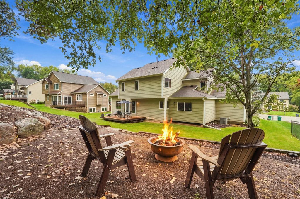 524 Eastwood Court, Eagan, MN 55123 — photo 2
