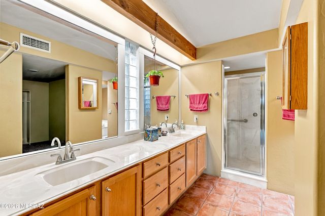 11748 N Via De La Verbenita, Tucson, AZ 85737