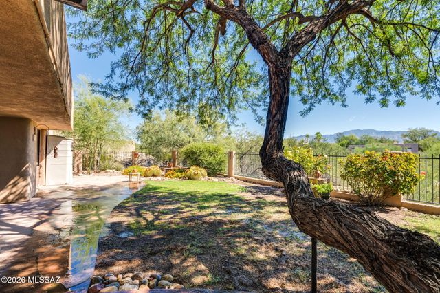 11748 N Via De La Verbenita, Tucson, AZ 85737