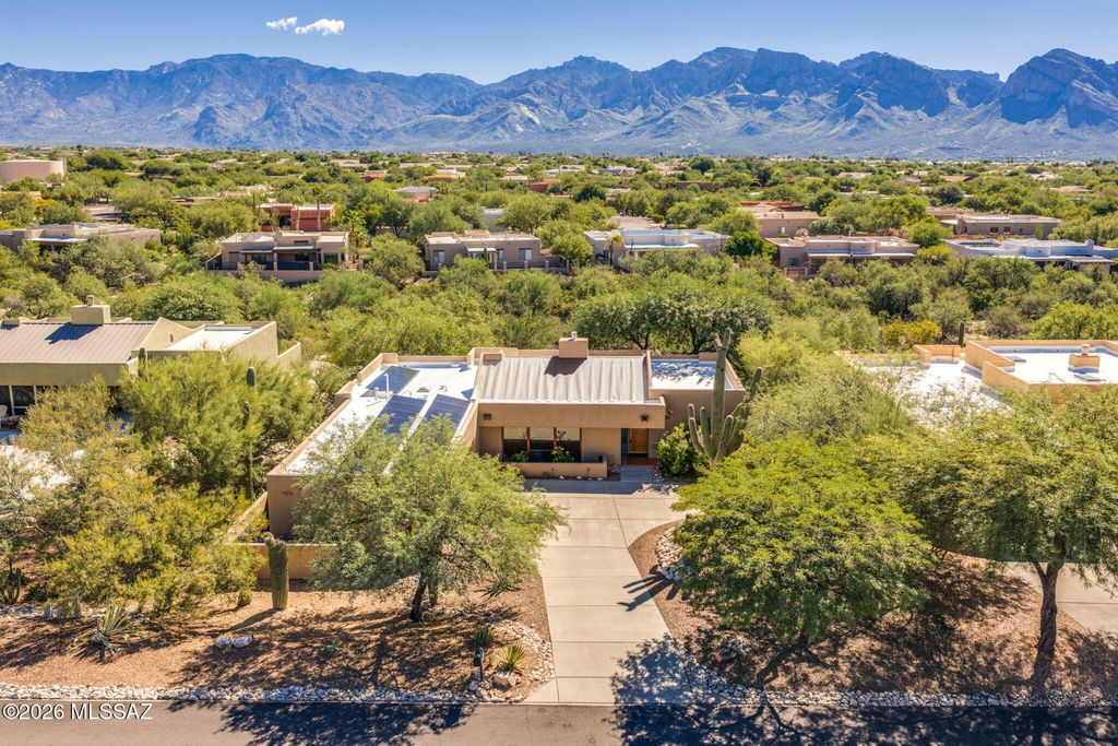 11748 N Via De La Verbenita, Tucson, AZ 85737