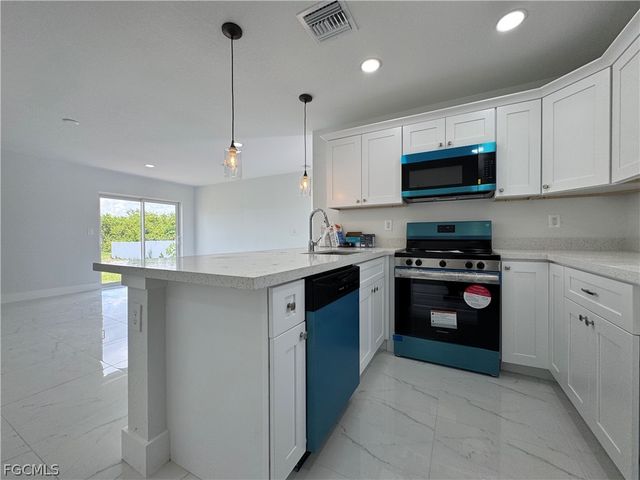 3015 4th ST SW, Lehigh Acres, FL 33976