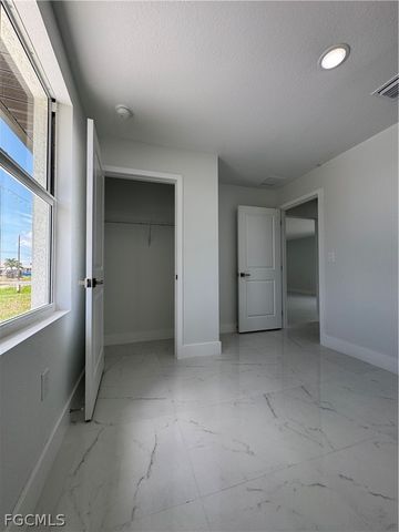 3015 4th ST SW, Lehigh Acres, FL 33976