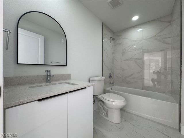 3015 4th ST SW, Lehigh Acres, FL 33976