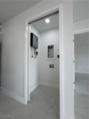 3015 4th ST SW, Lehigh Acres, FL 33976