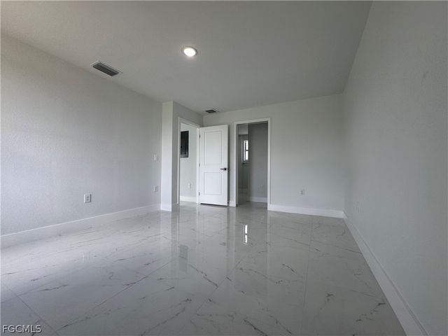 3015 4th ST SW, Lehigh Acres, FL 33976