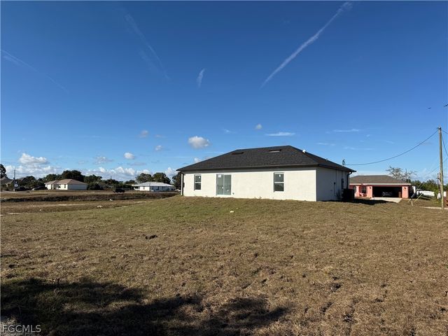 3015 4th ST SW, Lehigh Acres, FL 33976