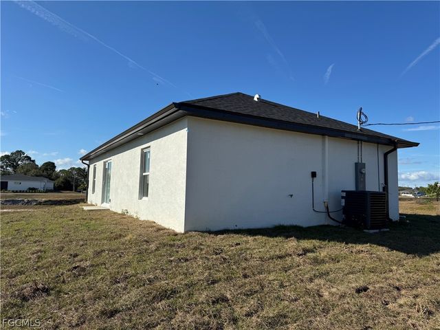 3015 4th ST SW, Lehigh Acres, FL 33976