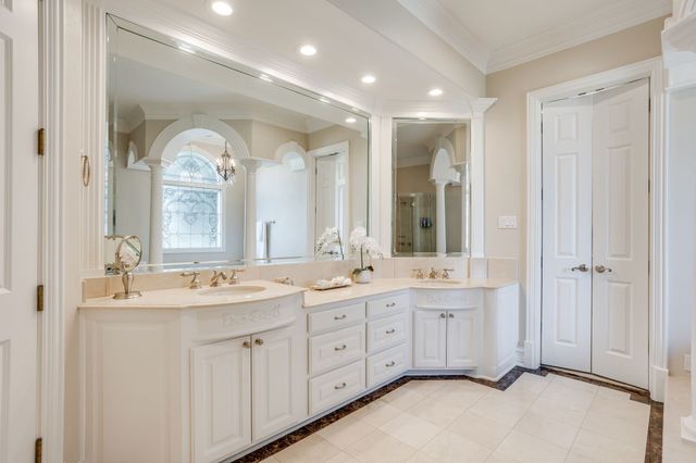 6800 Oak Hill Drive, Fort Worth, TX 76132