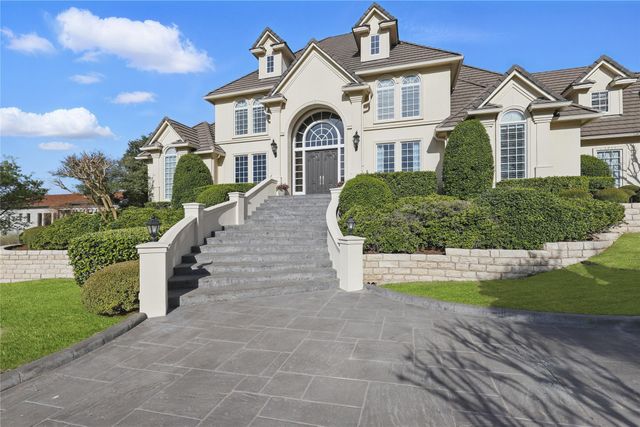 6800 Oak Hill Drive, Fort Worth, TX 76132