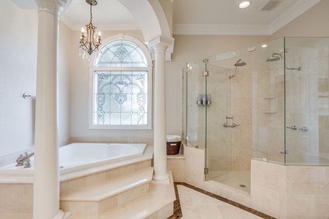 6800 Oak Hill Drive, Fort Worth, TX 76132