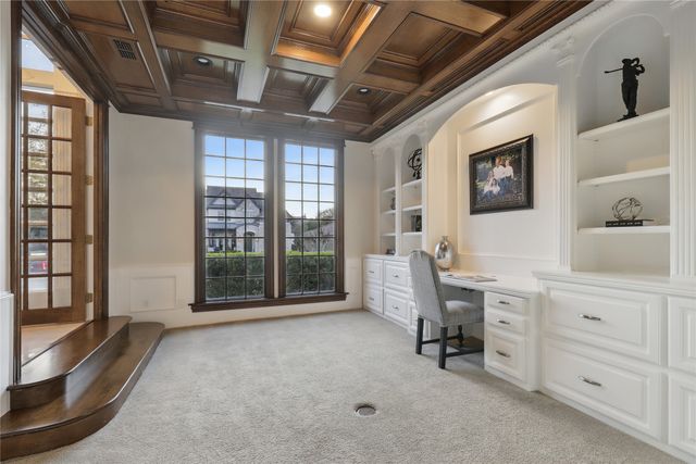 6800 Oak Hill Drive, Fort Worth, TX 76132