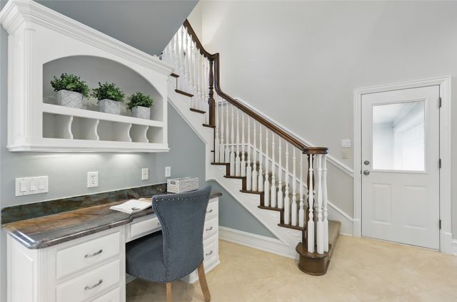 6800 Oak Hill Drive, Fort Worth, TX 76132