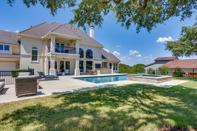 6800 Oak Hill Drive, Fort Worth, TX 76132