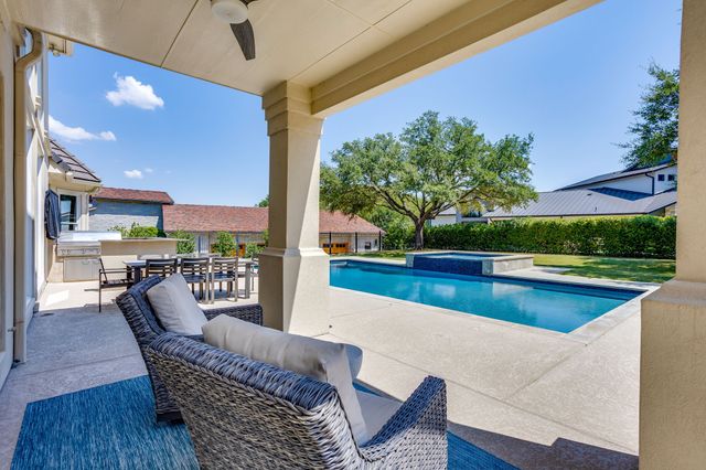 6800 Oak Hill Drive, Fort Worth, TX 76132