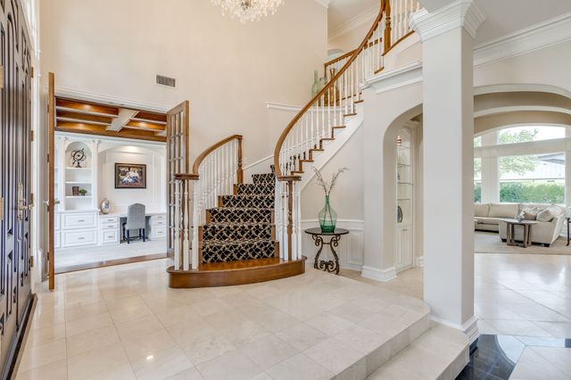 6800 Oak Hill Drive, Fort Worth, TX 76132
