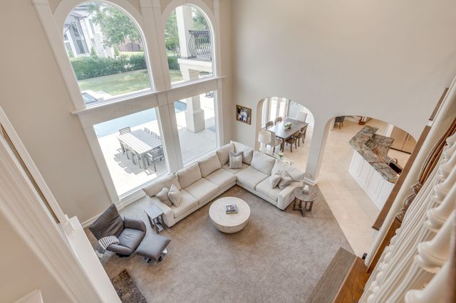 6800 Oak Hill Drive, Fort Worth, TX 76132