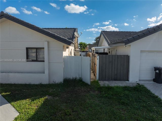 3219 SW 141st Ave 1, Miami, FL 33175