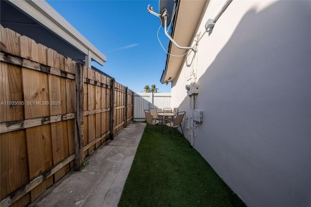 3219 SW 141st Ave 1, Miami, FL 33175