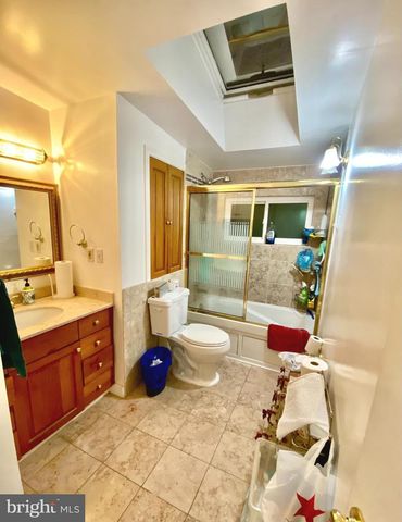 405 LINTHICUM ST, Rockville, MD 20851