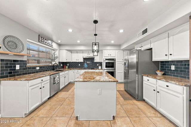 8412 S 45TH Glen, Laveen, AZ 85339