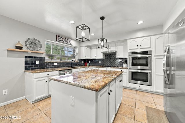 8412 S 45TH Glen, Laveen, AZ 85339