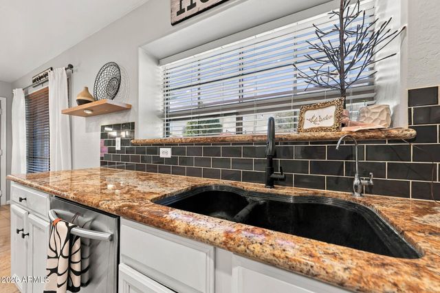 8412 S 45TH Glen, Laveen, AZ 85339