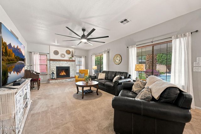 8412 S 45TH Glen, Laveen, AZ 85339