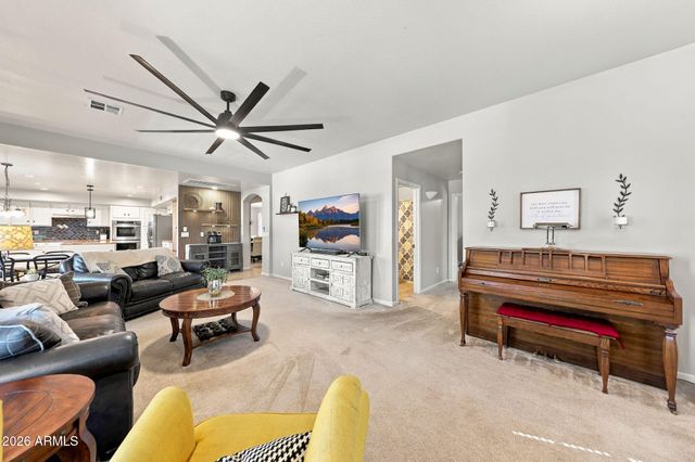 8412 S 45TH Glen, Laveen, AZ 85339