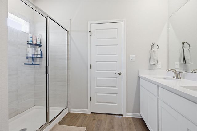 303 El Capitan LOOP, Dripping Springs, TX 78620