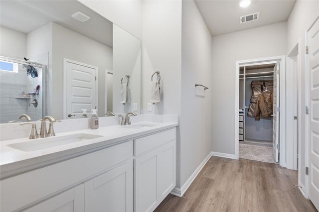303 El Capitan LOOP, Dripping Springs, TX 78620