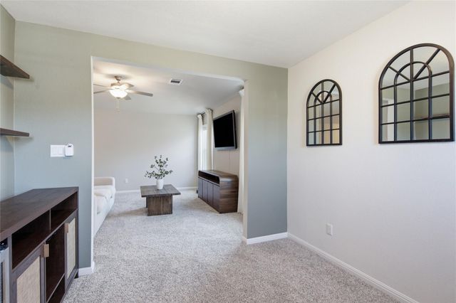 303 El Capitan LOOP, Dripping Springs, TX 78620