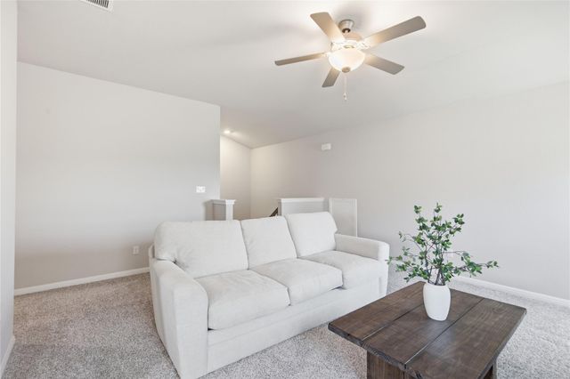 303 El Capitan LOOP, Dripping Springs, TX 78620