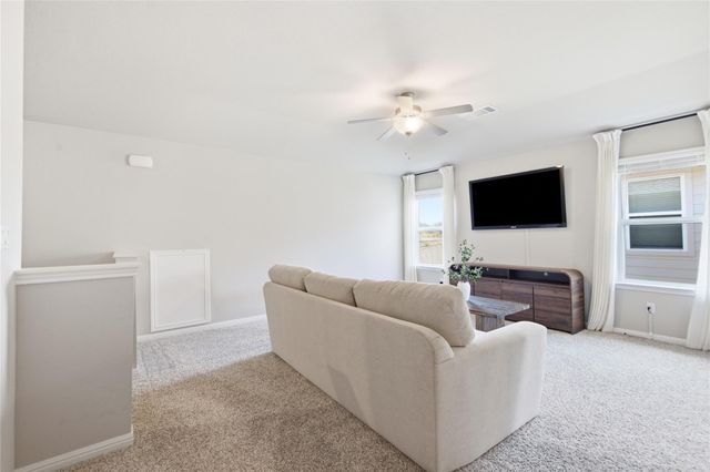 303 El Capitan LOOP, Dripping Springs, TX 78620