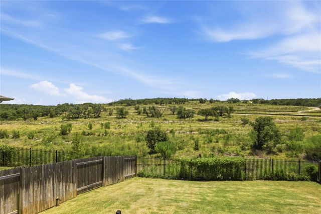 303 El Capitan LOOP, Dripping Springs, TX 78620
