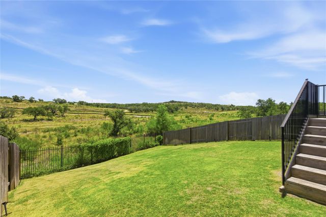 303 El Capitan LOOP, Dripping Springs, TX 78620