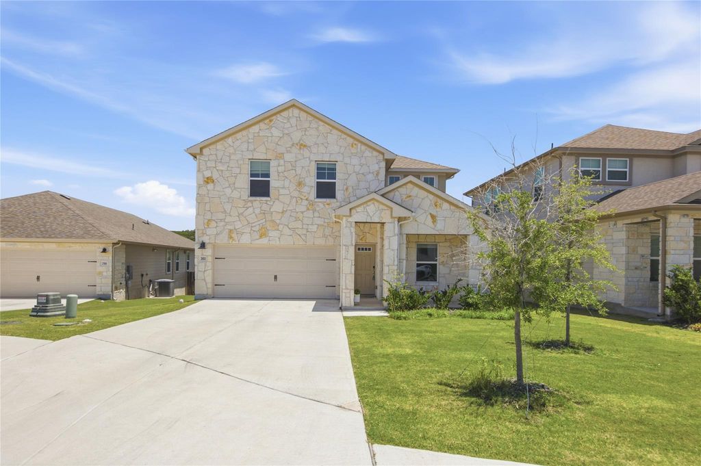 303 El Capitan LOOP, Dripping Springs, TX 78620