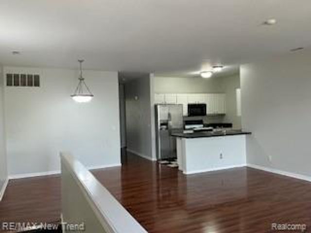 40435 Bay Harbor Lane, Canton, MI 48188