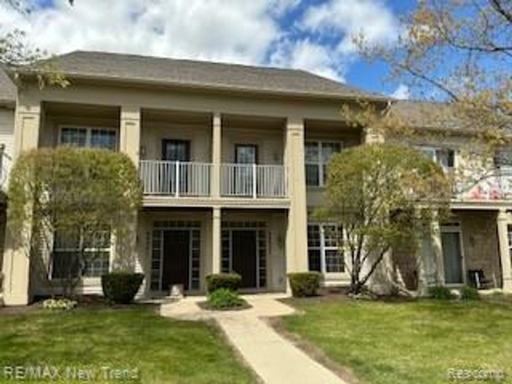 40435 Bay Harbor Lane, Canton, MI 48188