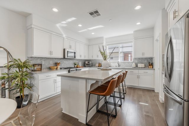 242 Bolt Ct, Hayward, CA 94544