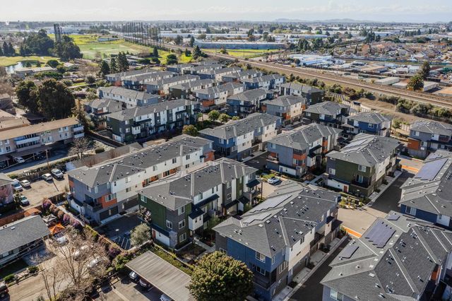 242 Bolt Ct, Hayward, CA 94544